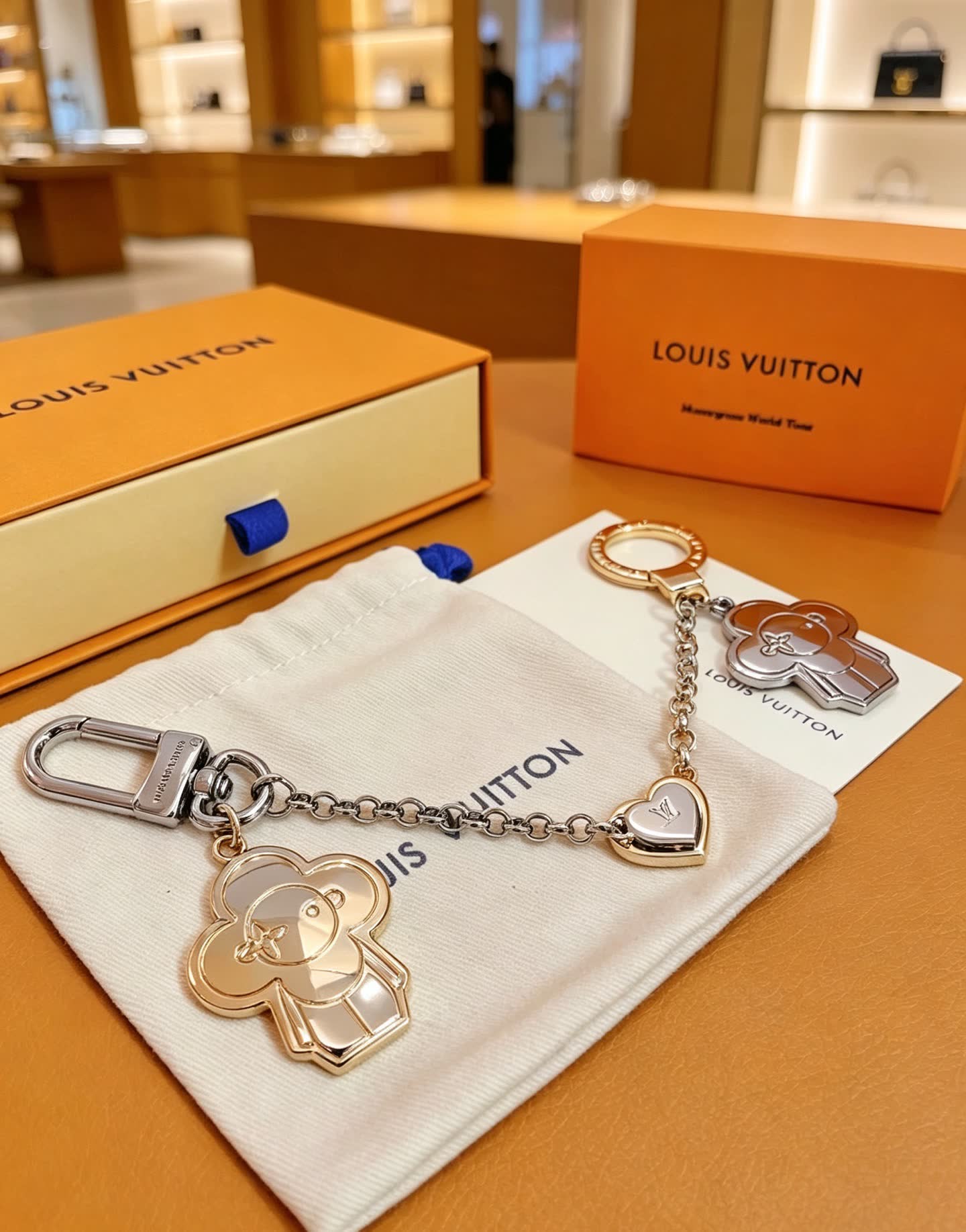 Louis Vuitton M60055 Keychain